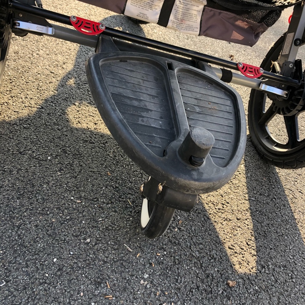 BOB Double Stroller - Picture 7 of 8
